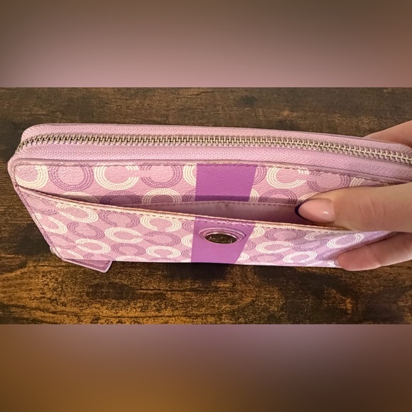 Coach Lavender Patterned Wallet-Y2K - Picture 6 of 9